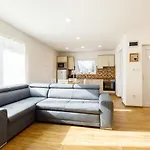 Honey By Interhome