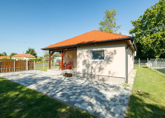 Honey By Interhome Balatonkeresztúr